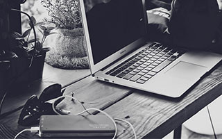 星空互动-经纪人新规明年9月实施 佣金不超10% 不得3家通吃